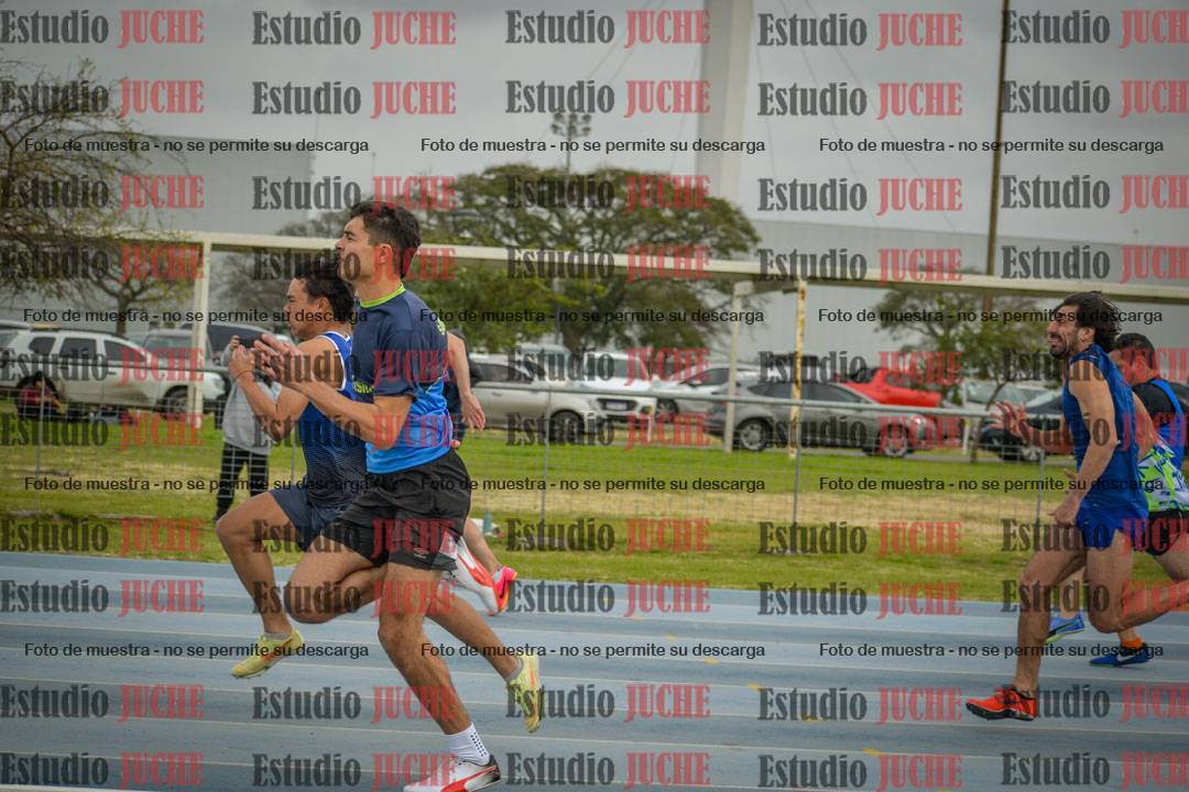 Fotos de los 100 m llanos de varones