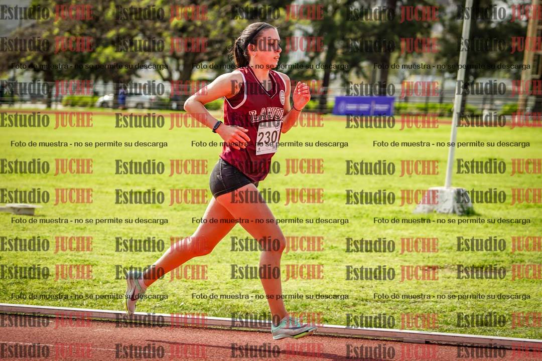 Fotos de los 1500 m con obstáculos de mujeres