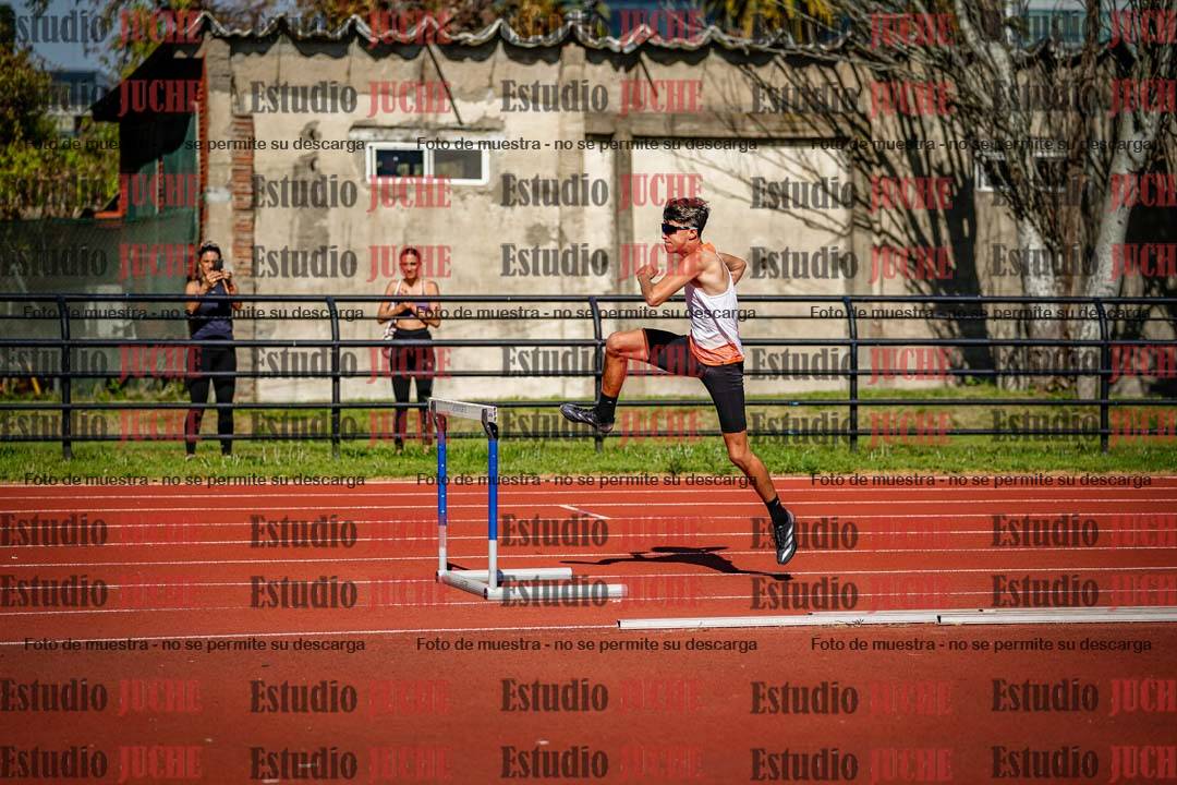Fotos de los 400 m con vallas de varones
