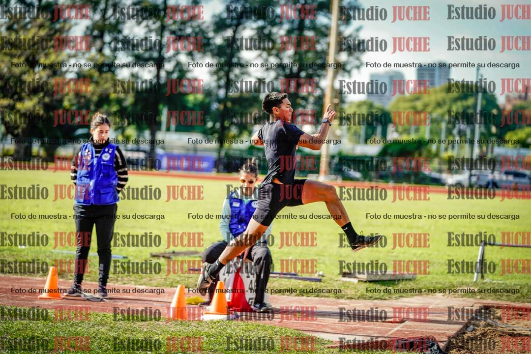 Fotos del salto en largo de varones