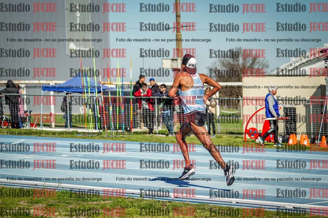 Fotos de los 3000 m con obstáculos de varones