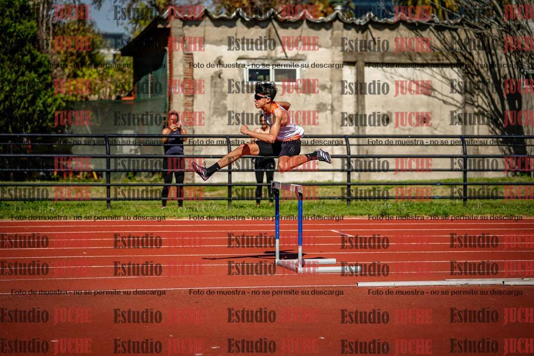 Fotos de los 400 m con vallas de varones