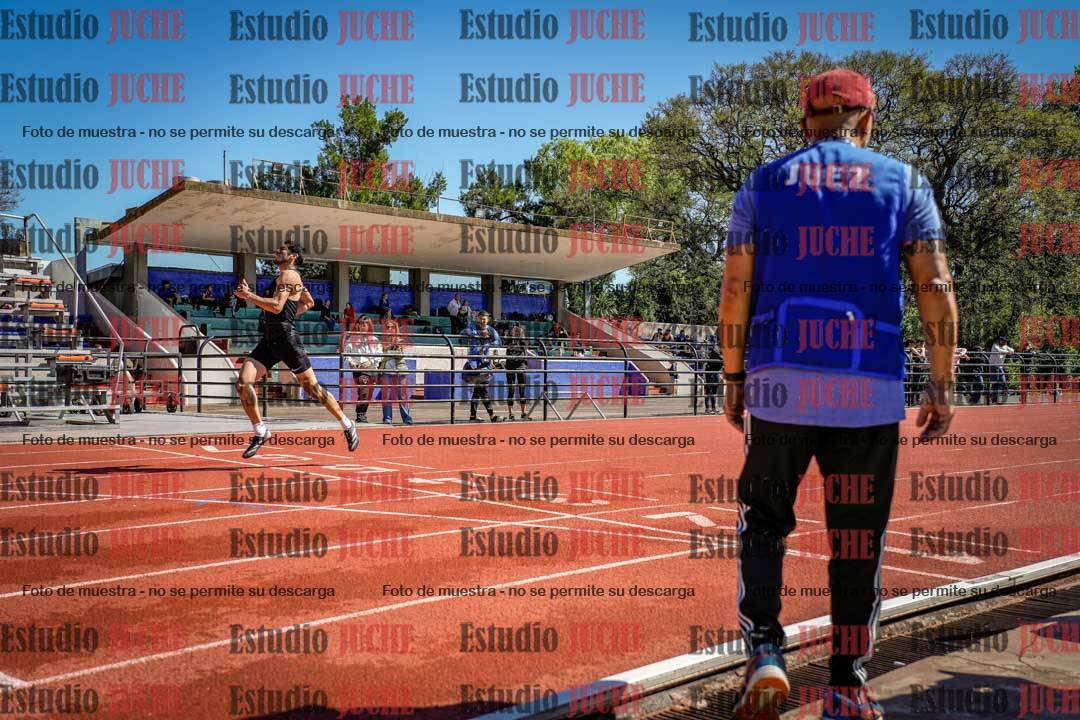 Fotos de los 400 m con vallas de varones