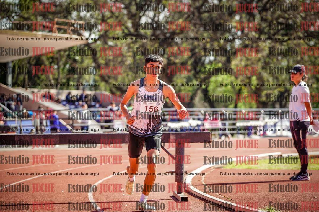 Fotos de los 1500 m con obstáculos de varones