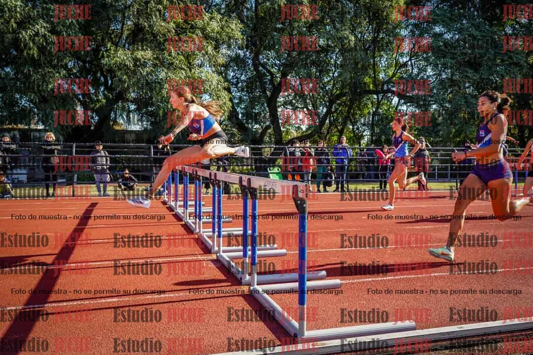 Fotos de los 100 m con vallas de mujeres