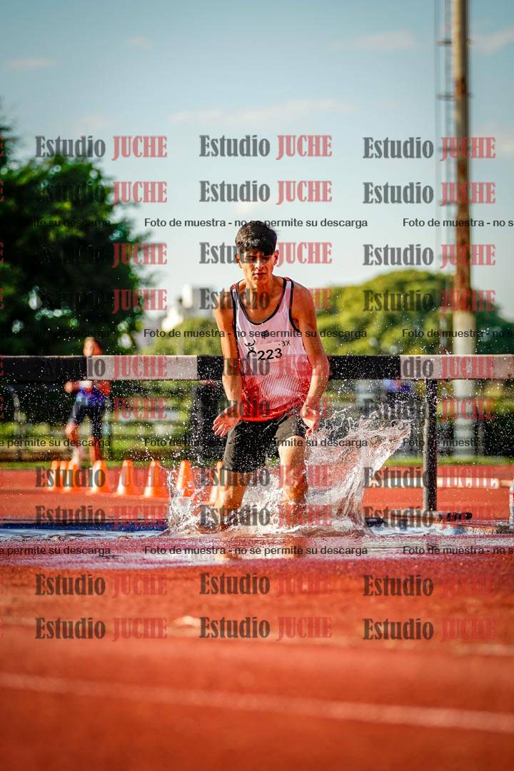 Fotos de los 2000 m con obstáculos de varones