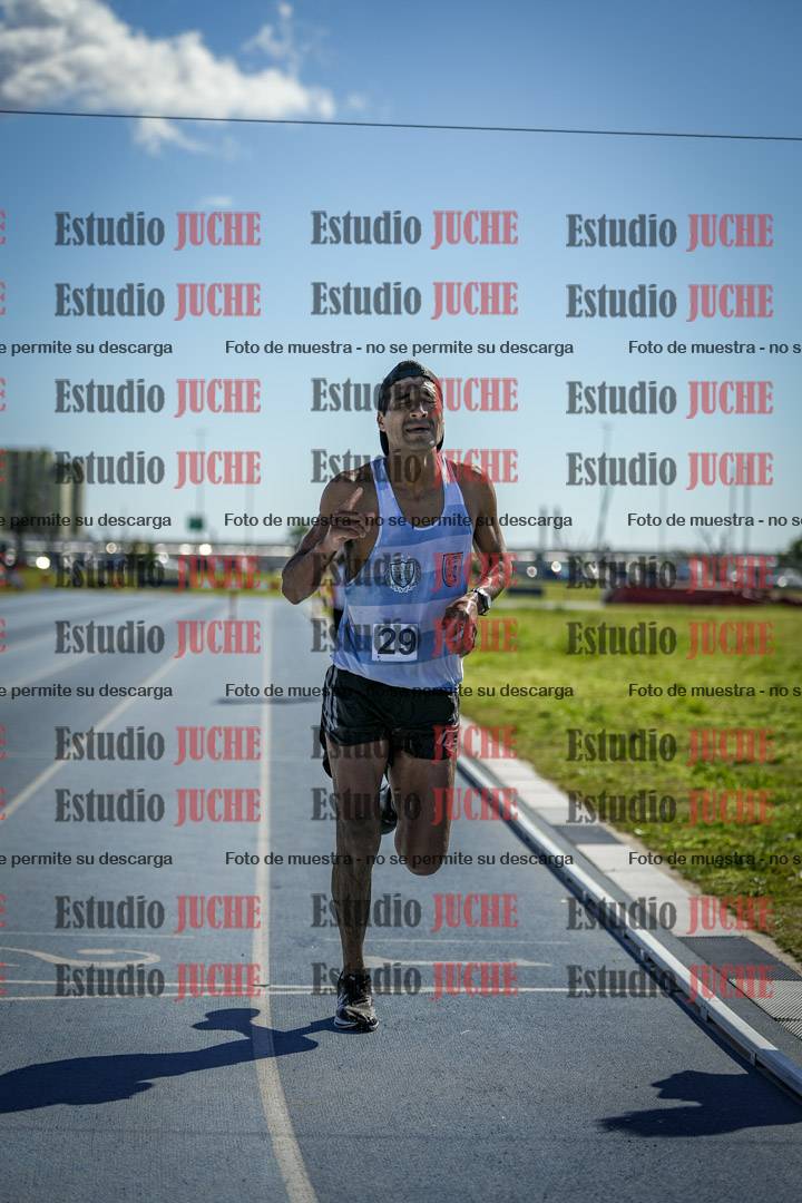 Fotos de los 3000 m con obstáculos de varones