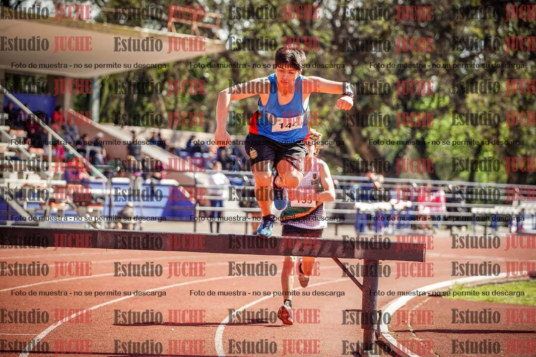 Fotos de los 1500 m con obstáculos de varones