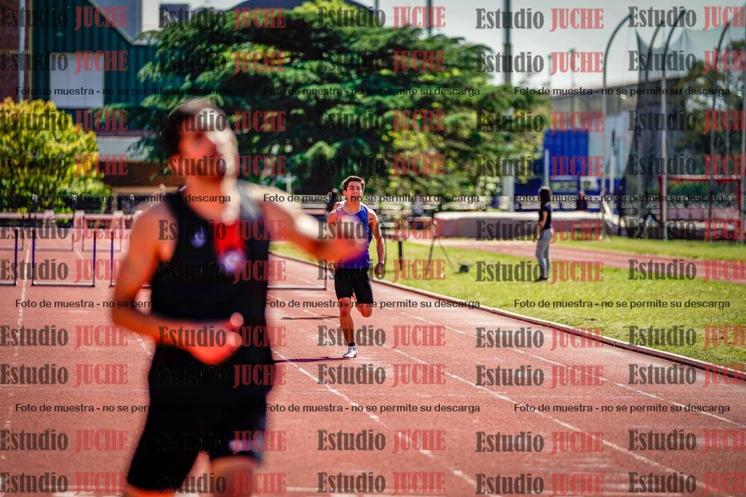 Fotos de los 400 m con vallas de varones