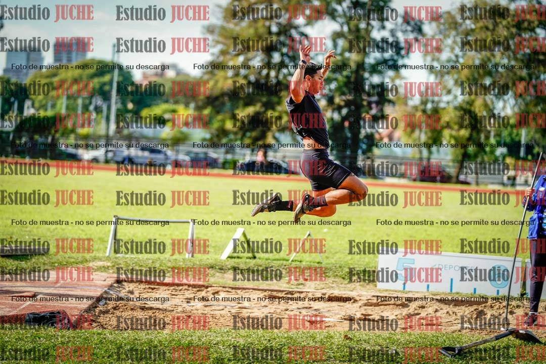 Fotos del salto en largo de varones