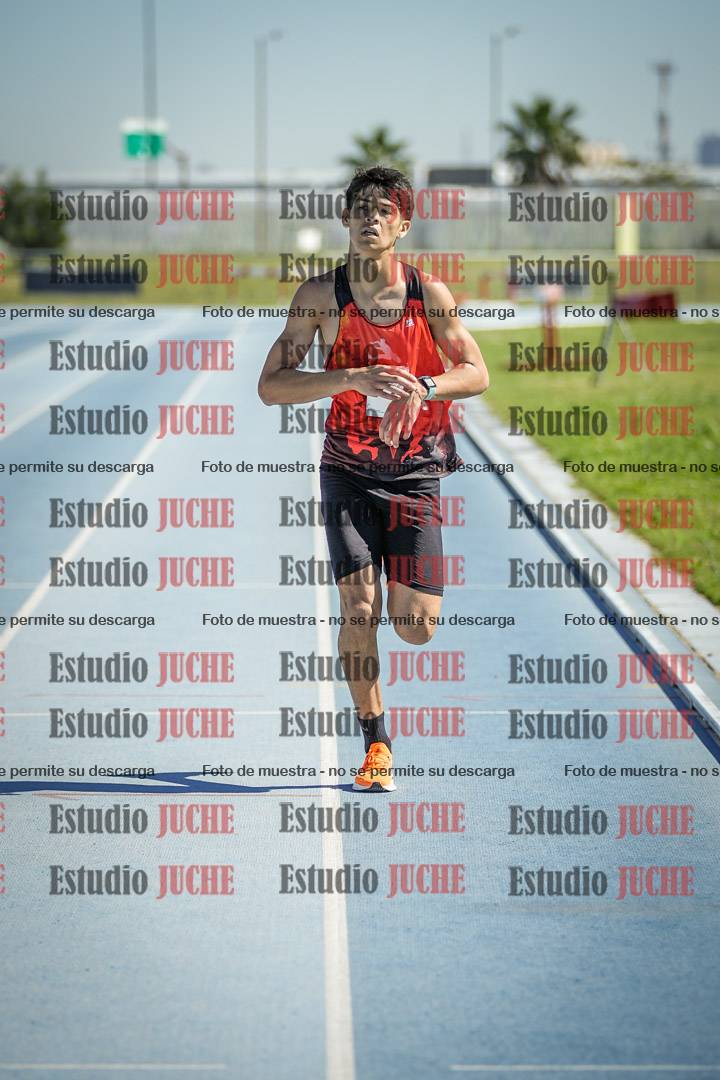 Fotos de los 5000 m de mujeres y varones - serie 1