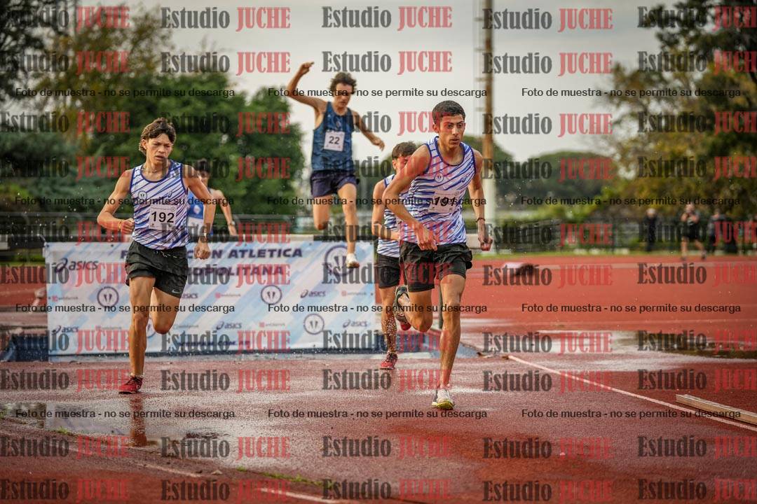 Fotos de los 3000 m con obstáculos de varones