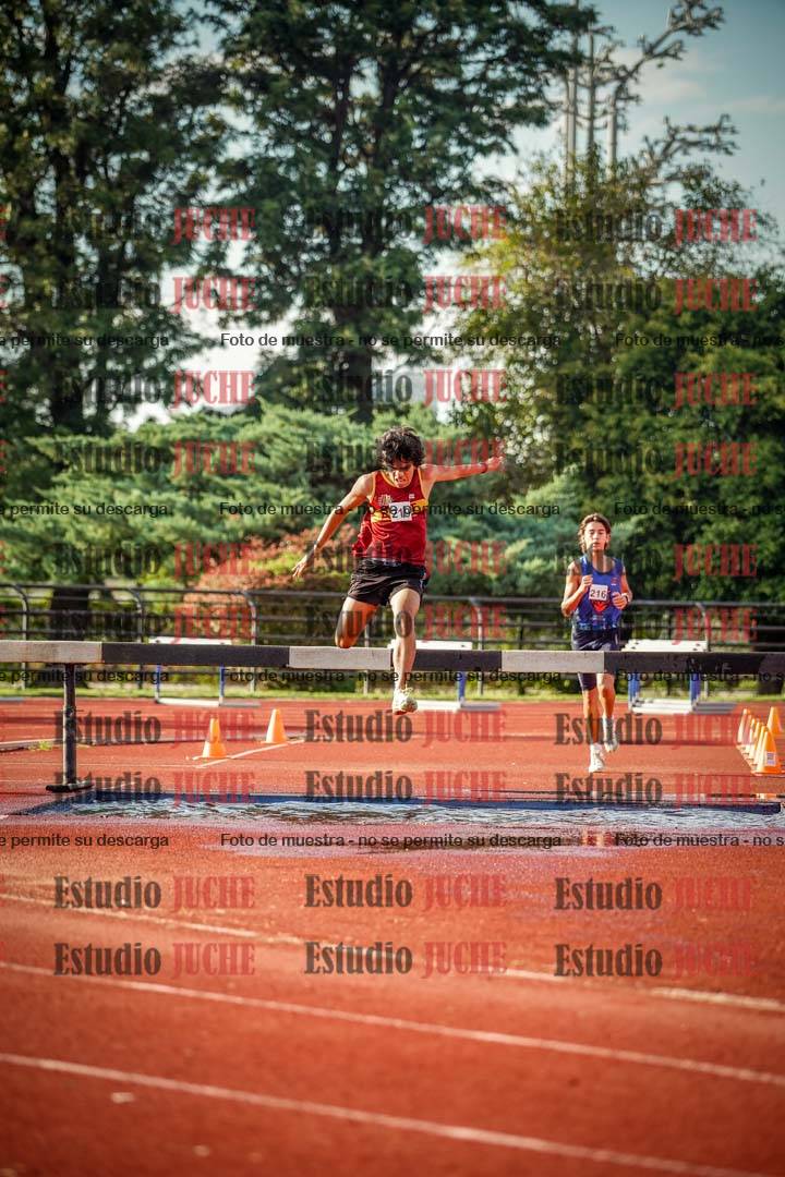 Fotos de los 2000 m con obstáculos de varones