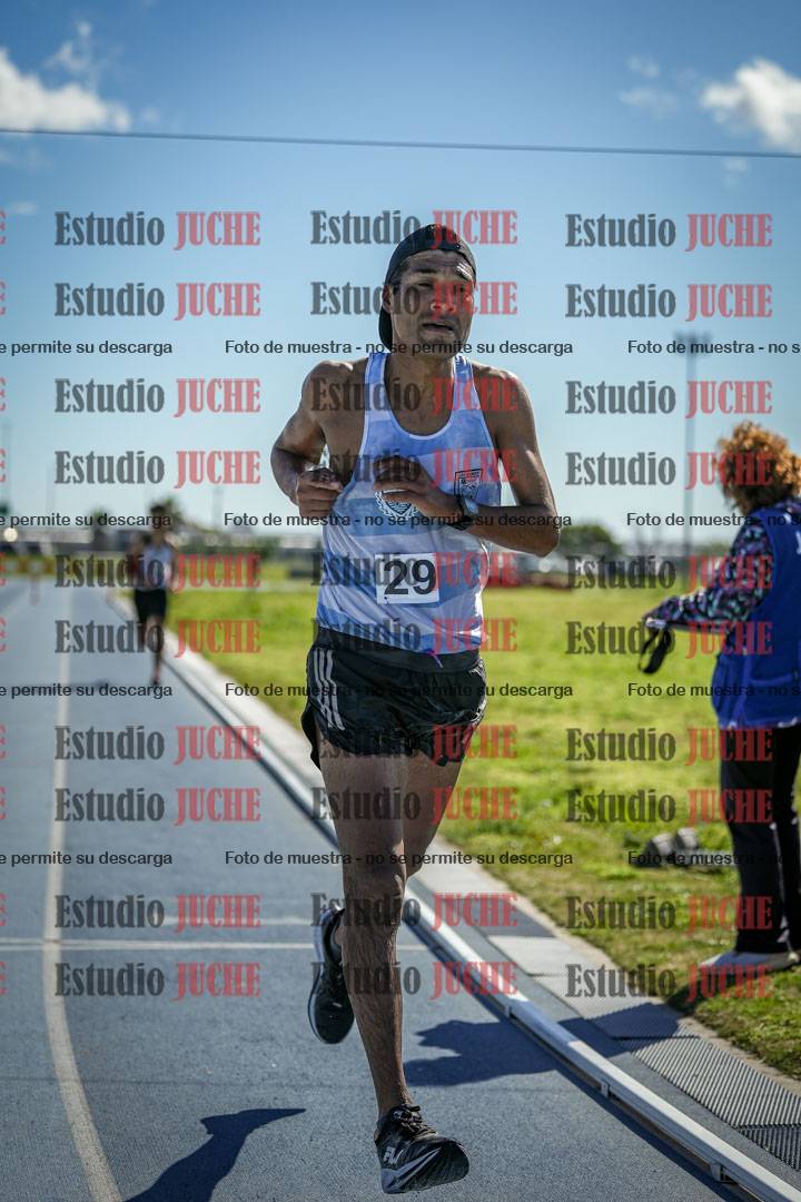 Fotos de los 3000 m con obstáculos de varones