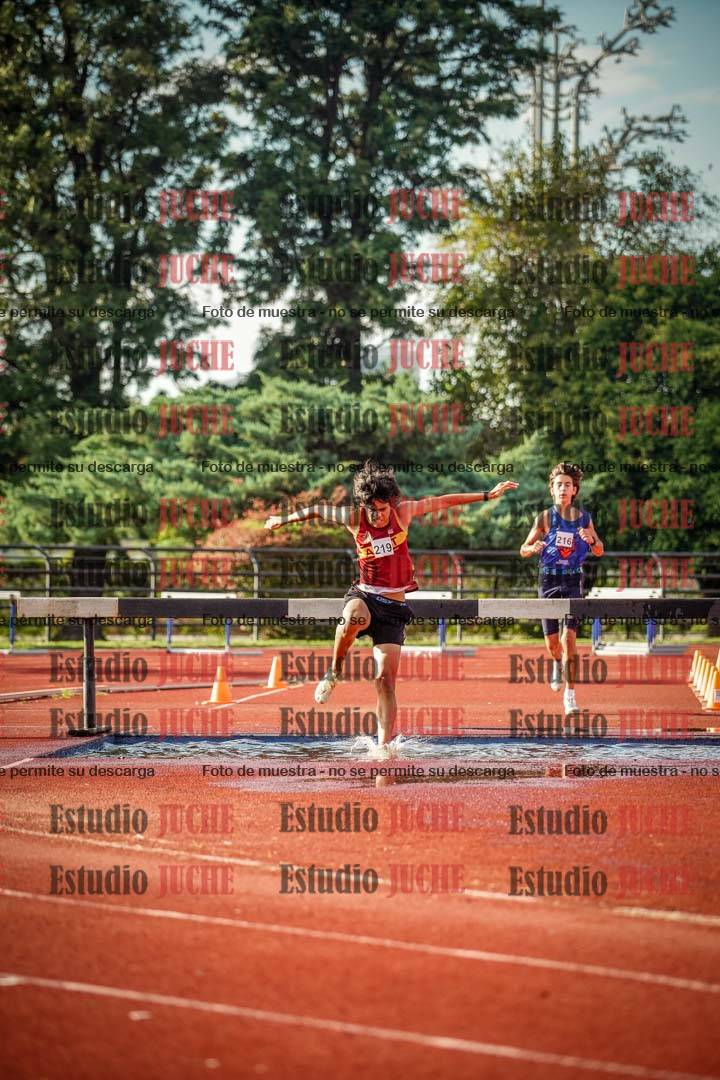 Fotos de los 2000 m con obstáculos de varones