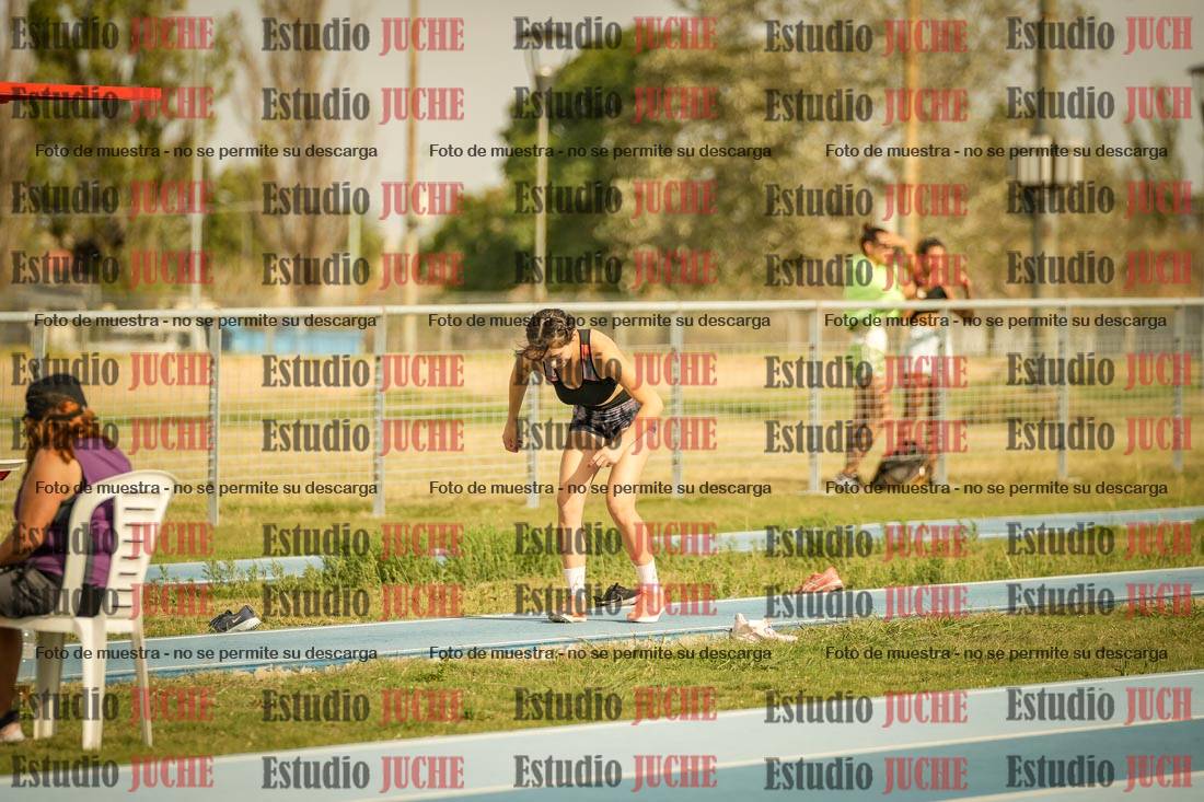 Fotos del salto en largo de mujeres
