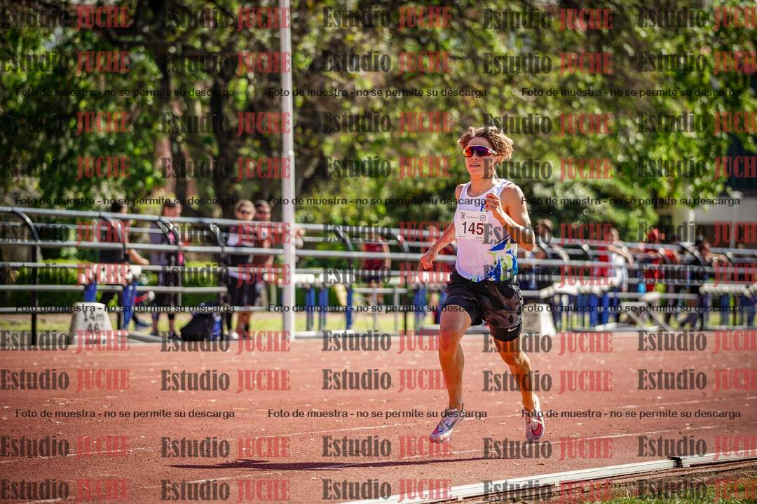 Fotos de los 1500 m con obstáculos de varones