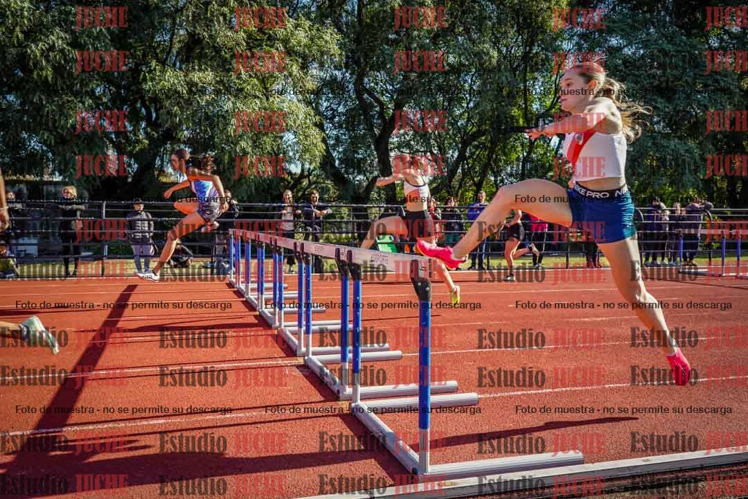 Fotos de los 100 m con vallas de mujeres
