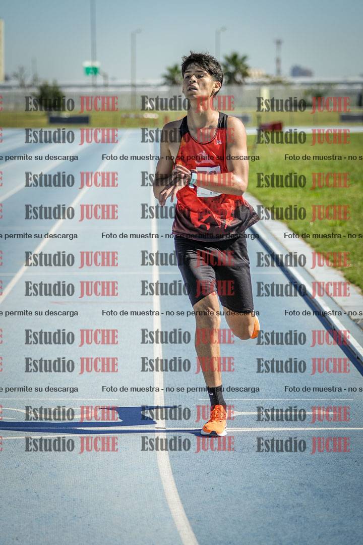 Fotos de los 5000 m de mujeres y varones - serie 1