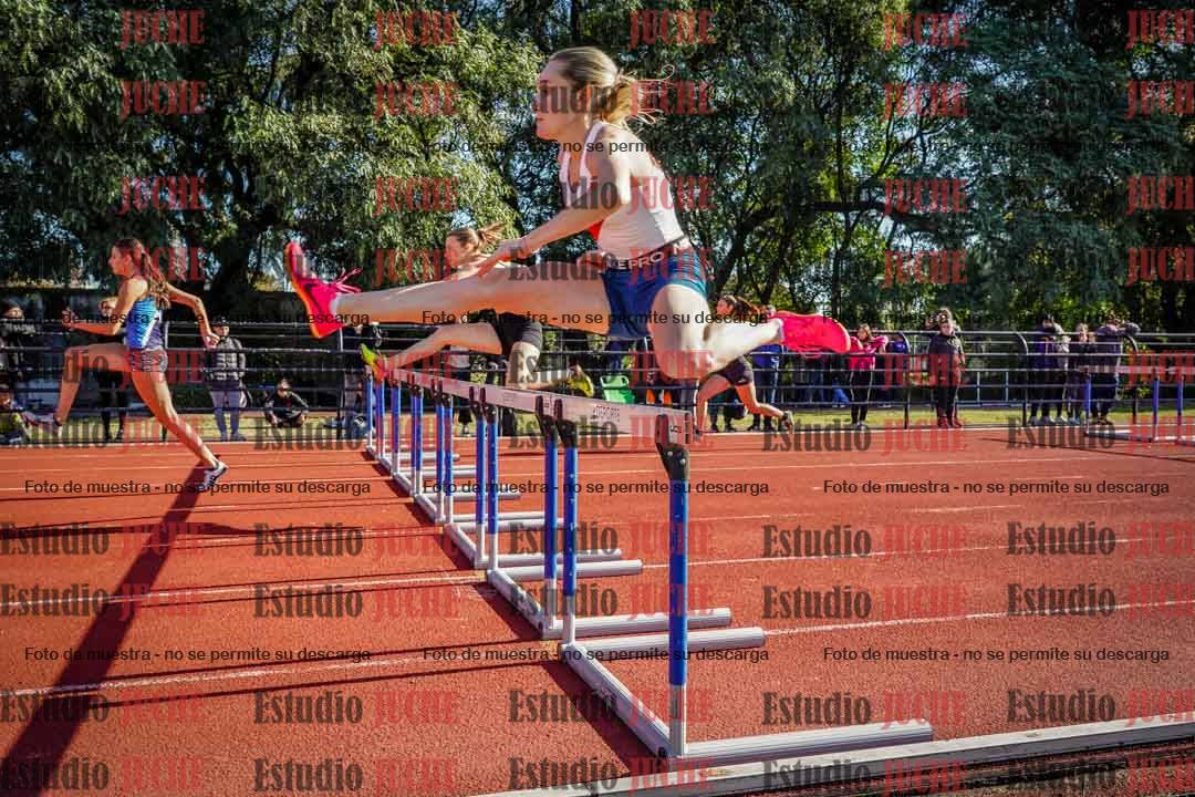 Fotos de los 100 m con vallas de mujeres