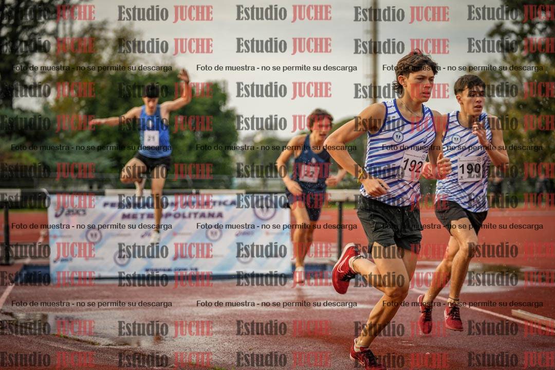 Fotos de los 3000 m con obstáculos de varones