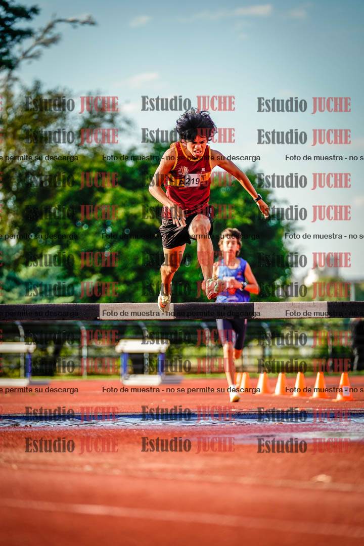 Fotos de los 2000 m con obstáculos de varones