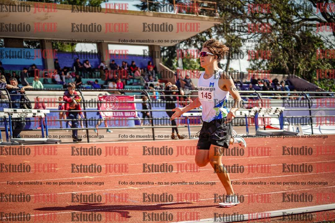 Fotos de los 1500 m con obstáculos de varones