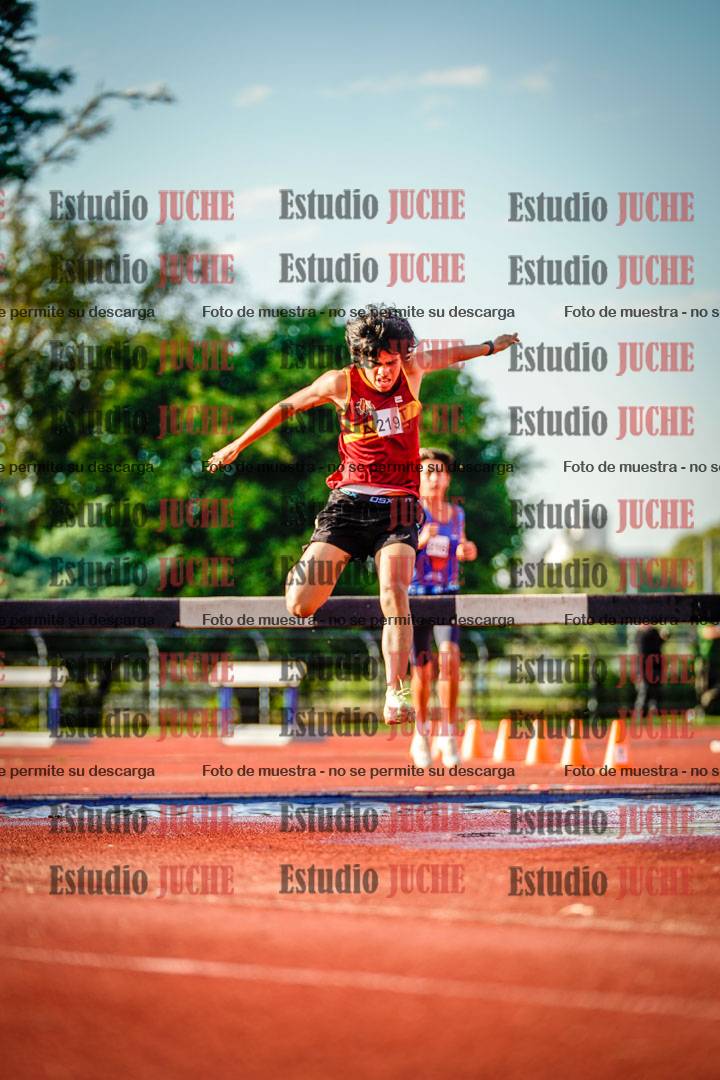 Fotos de los 2000 m con obstáculos de varones