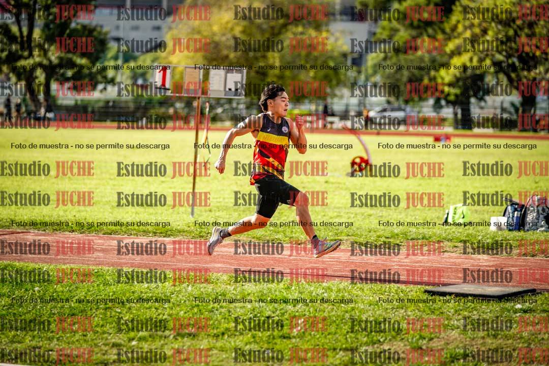 Fotos del salto en largo de varones