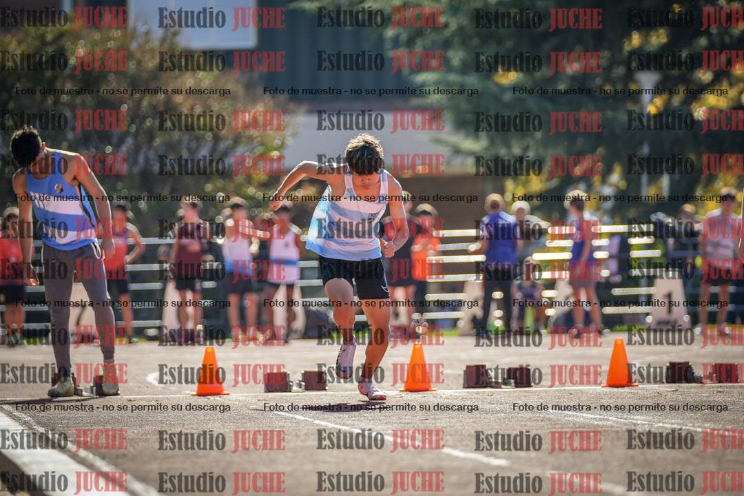 Fotos de los 80 m llanos de varones