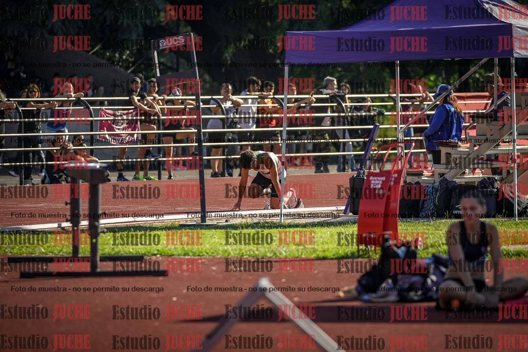 Fotos de los 400 m con vallas de varones