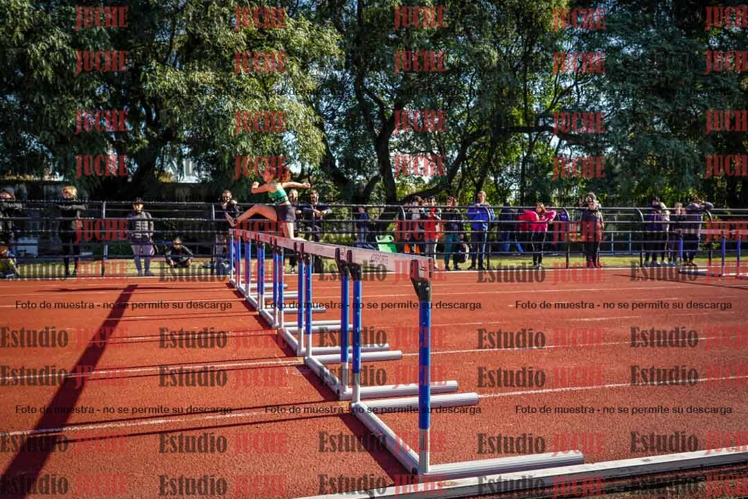 Fotos de los 100 m con vallas de mujeres