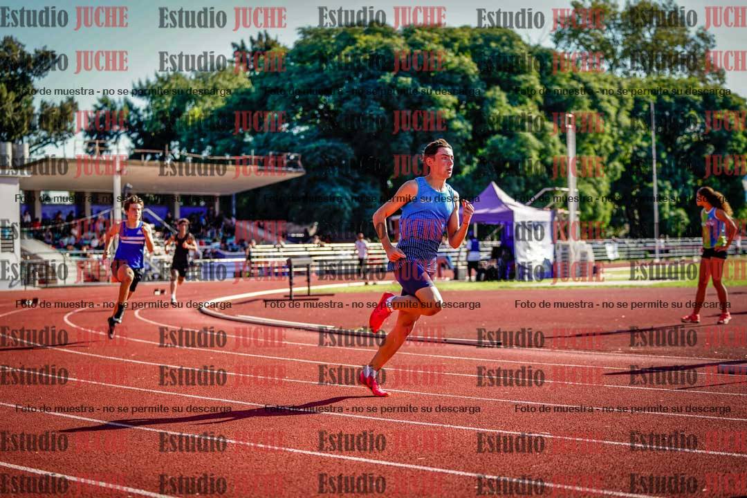 Fotos de los 400 m con vallas de varones