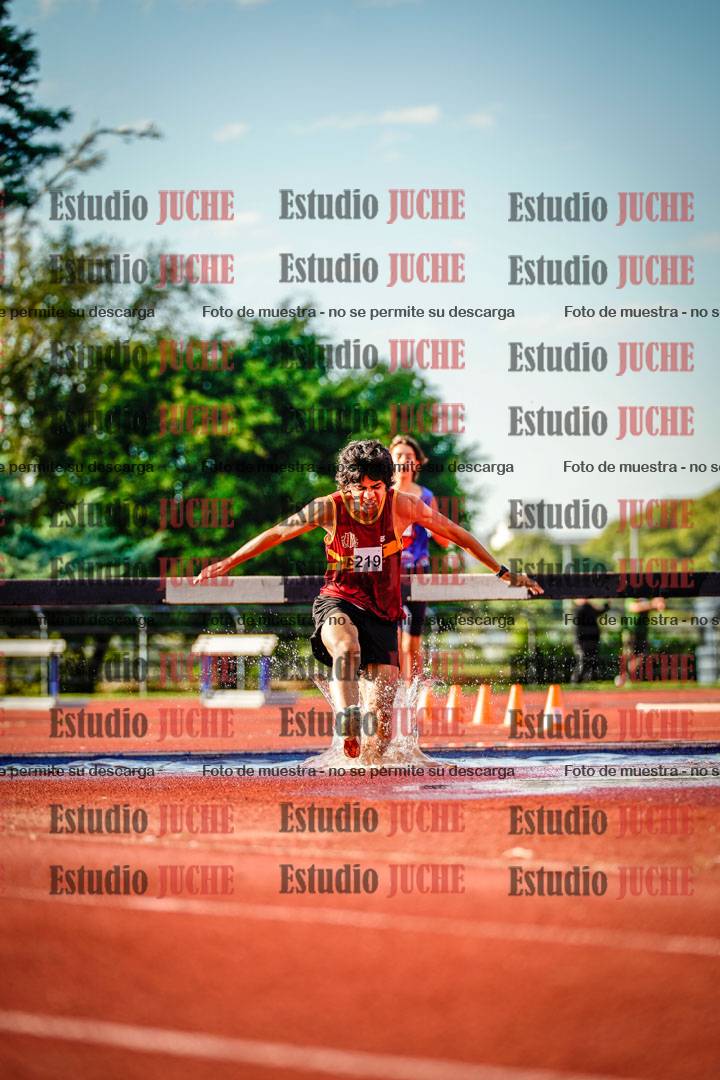 Fotos de los 2000 m con obstáculos de varones