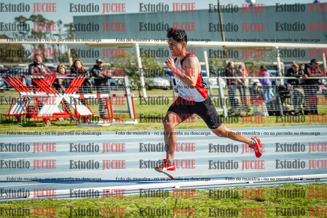 Fotos de los 3000 m con obstáculos de varones