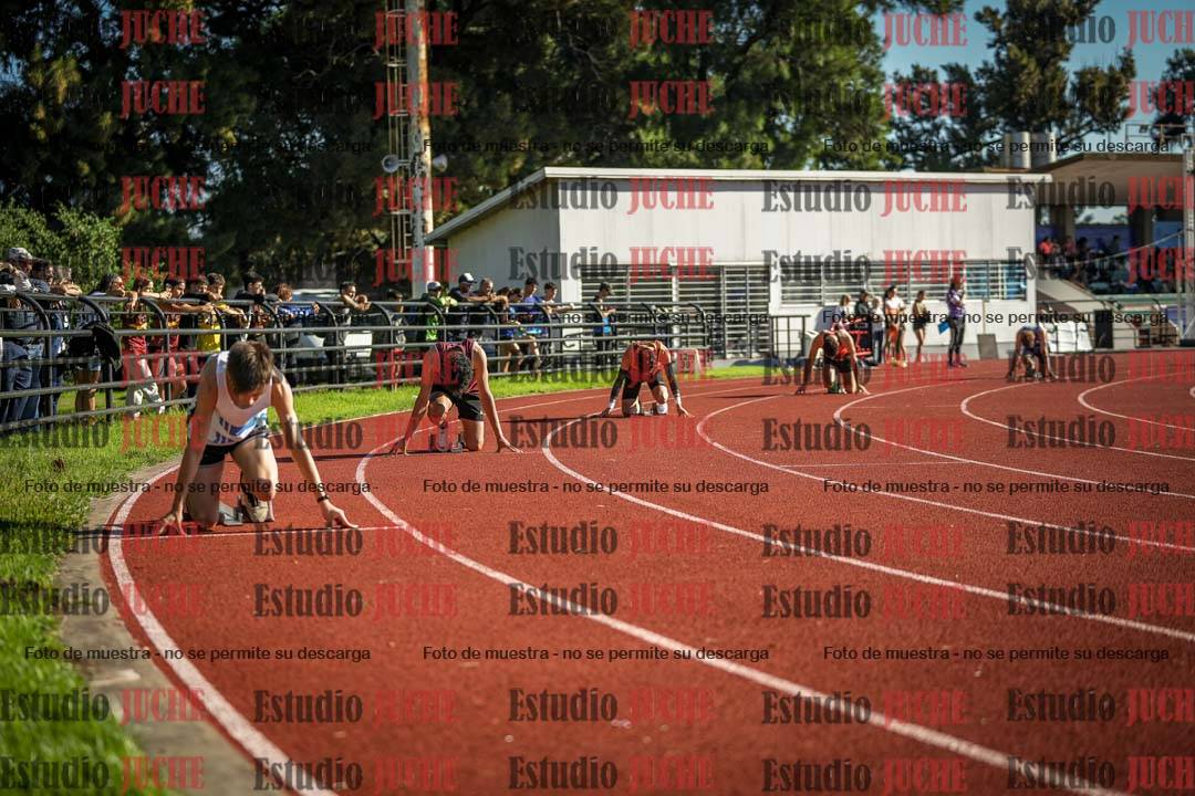 Fotos de los 400 m con vallas de varones