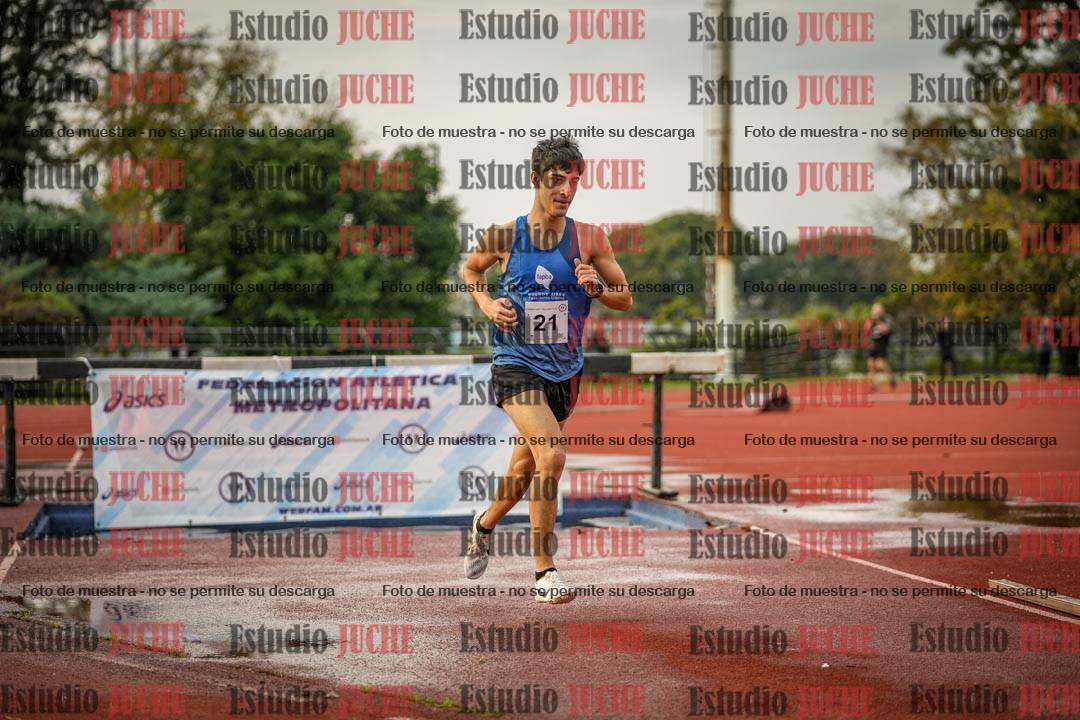 Fotos de los 3000 m con obstáculos de varones