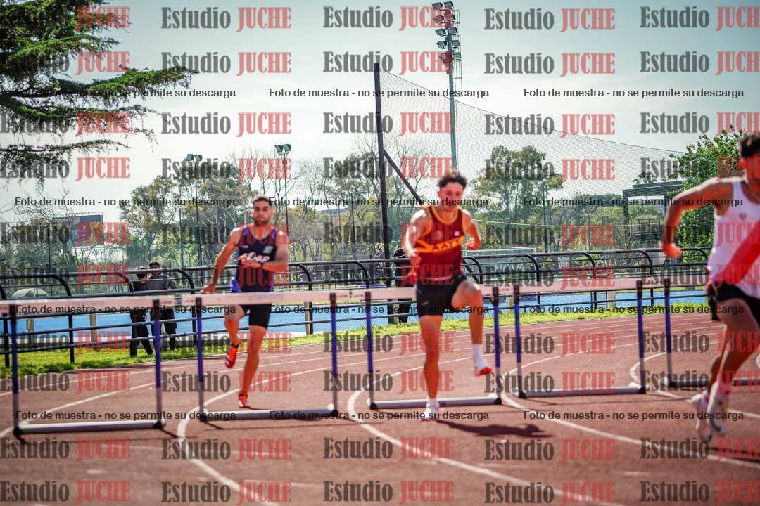 Fotos de los 400 m con vallas de varones