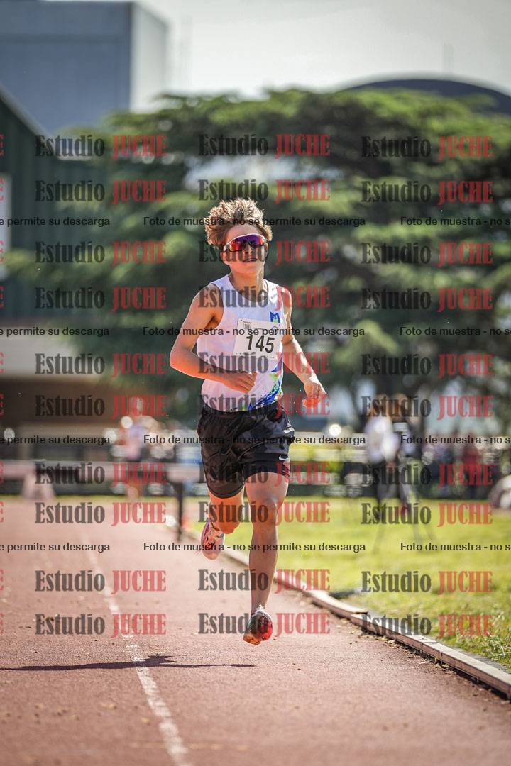 Fotos de los 1500 m con obstáculos de varones