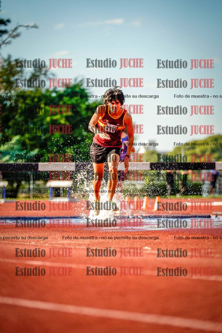 Fotos de los 2000 m con obstáculos de varones