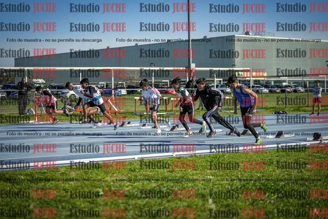 Fotos de los 80 m llanos de varones - U14