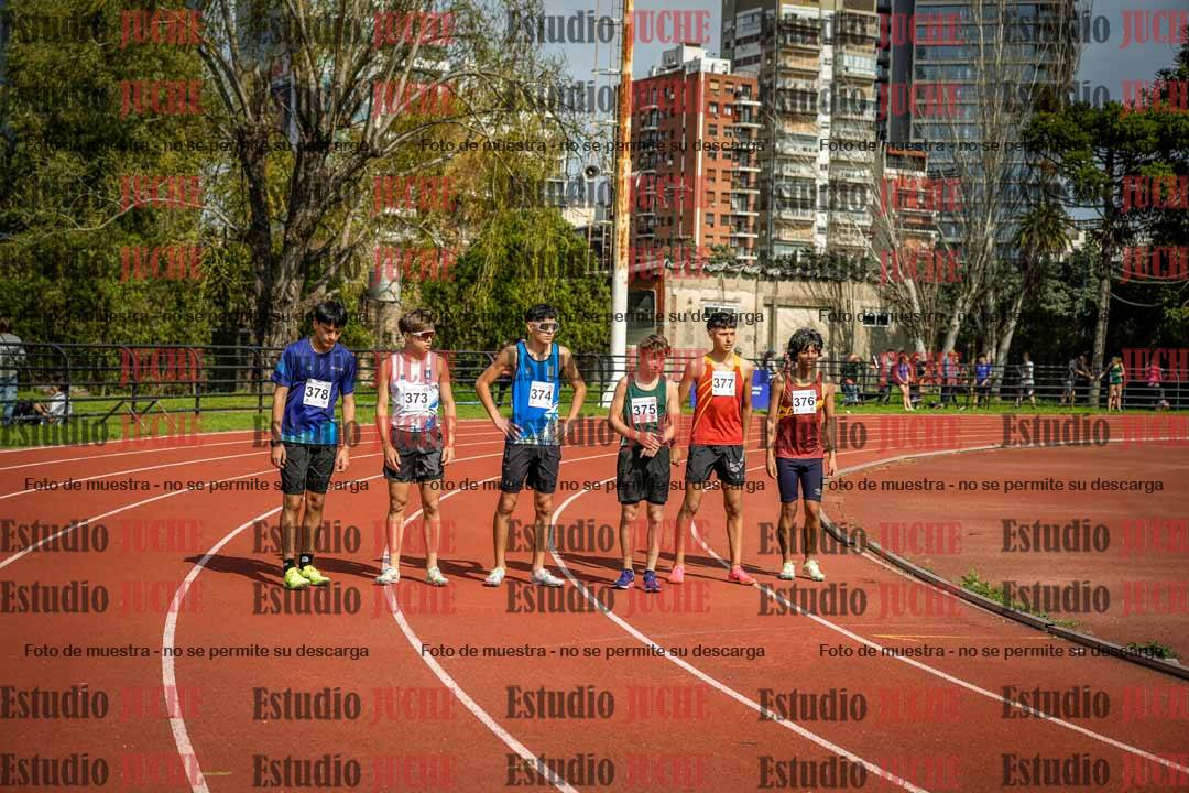 Fotos de los 1500 m con obstáculos de varones