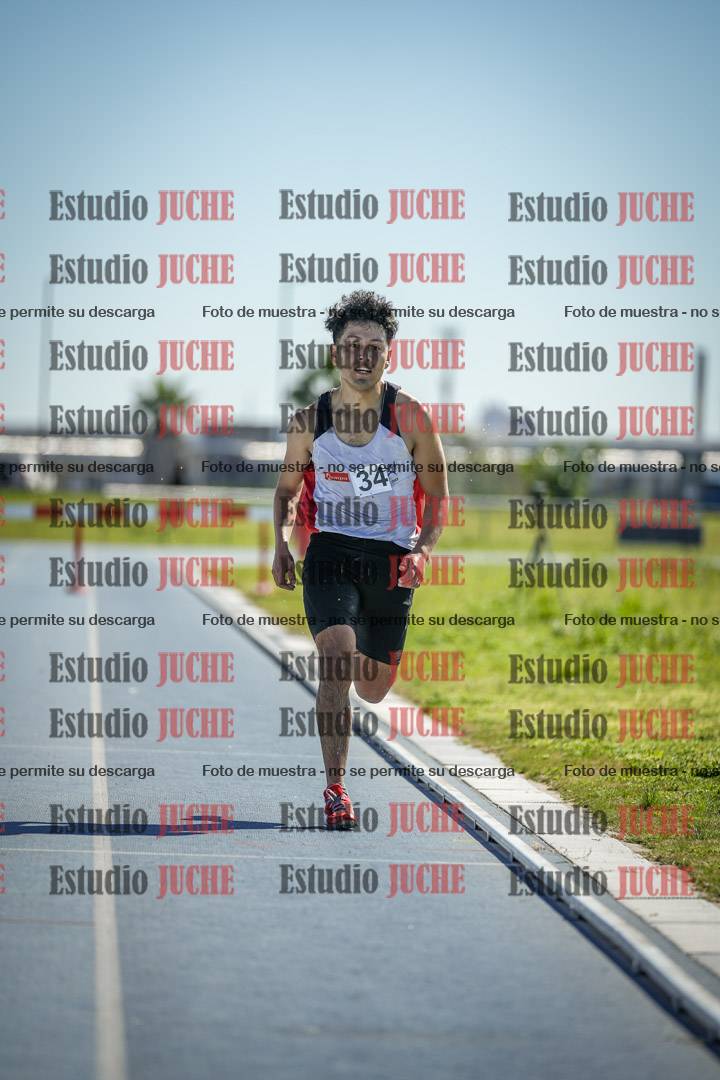 Fotos de los 3000 m con obstáculos de varones