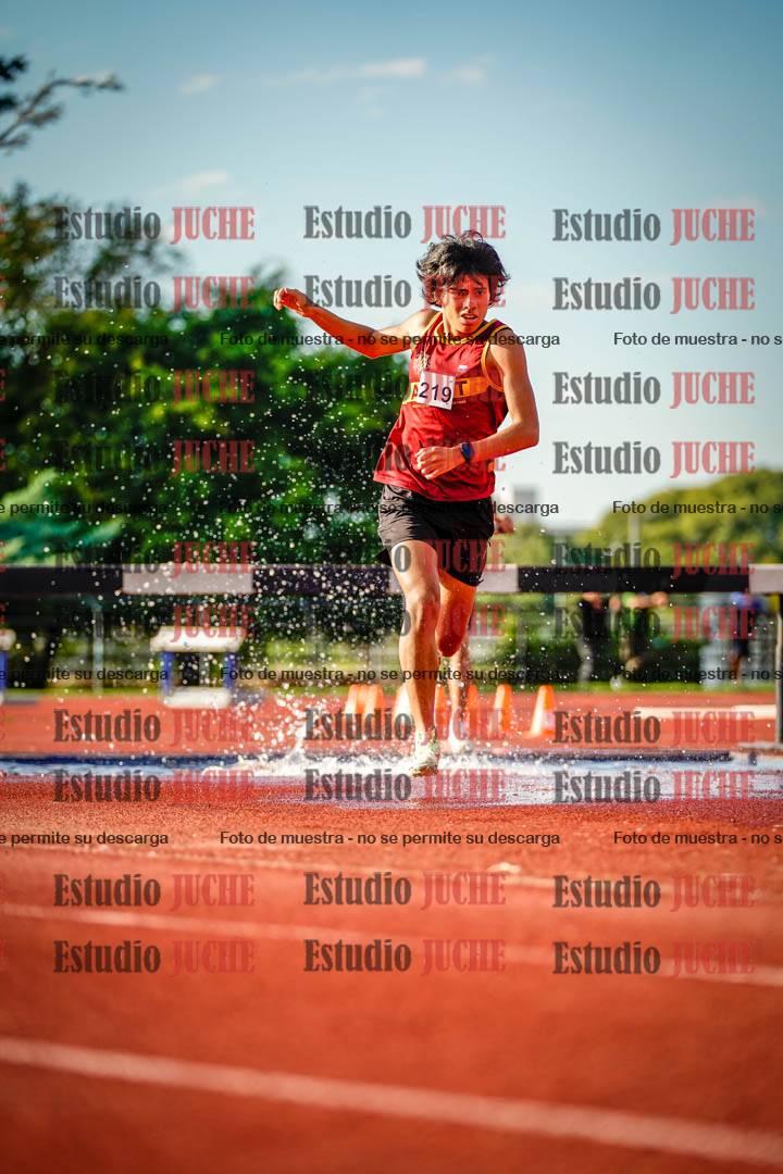 Fotos de los 2000 m con obstáculos de varones
