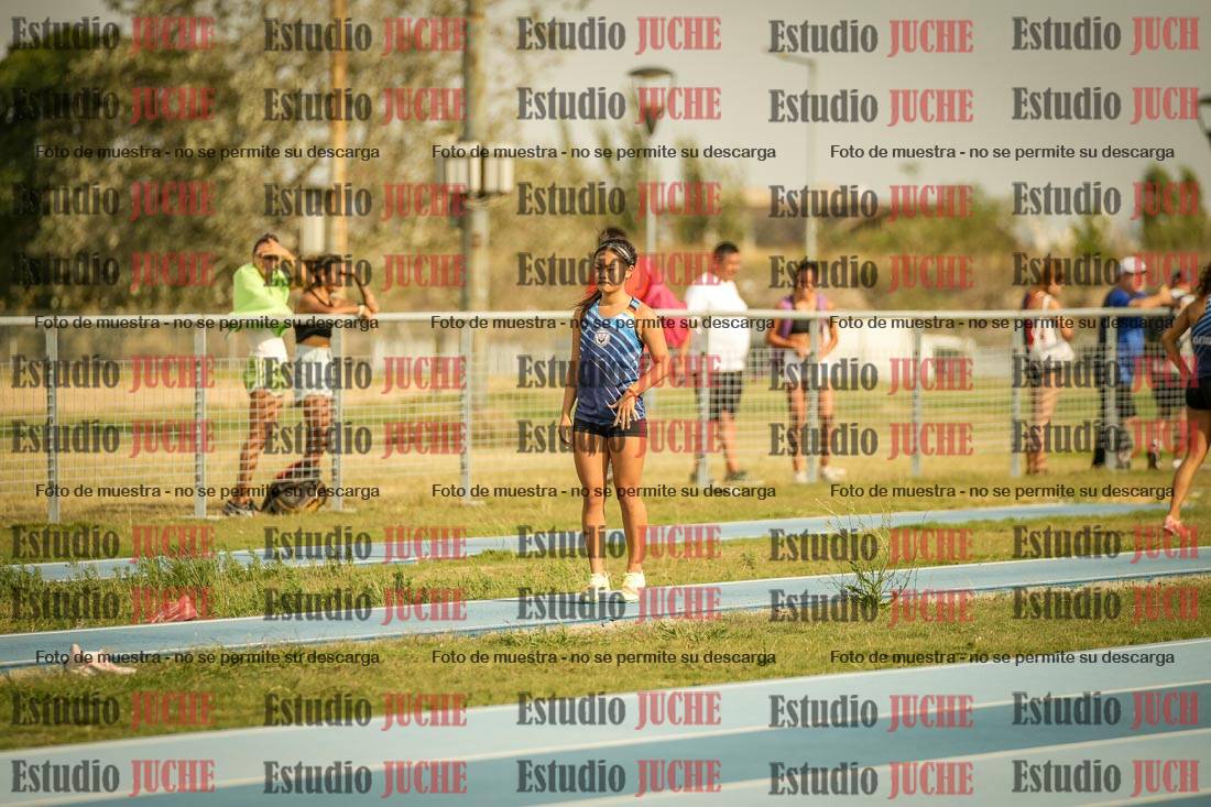 Fotos del salto en largo de mujeres