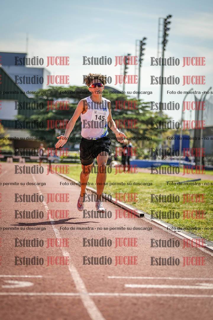 Fotos de los 1500 m con obstáculos de varones
