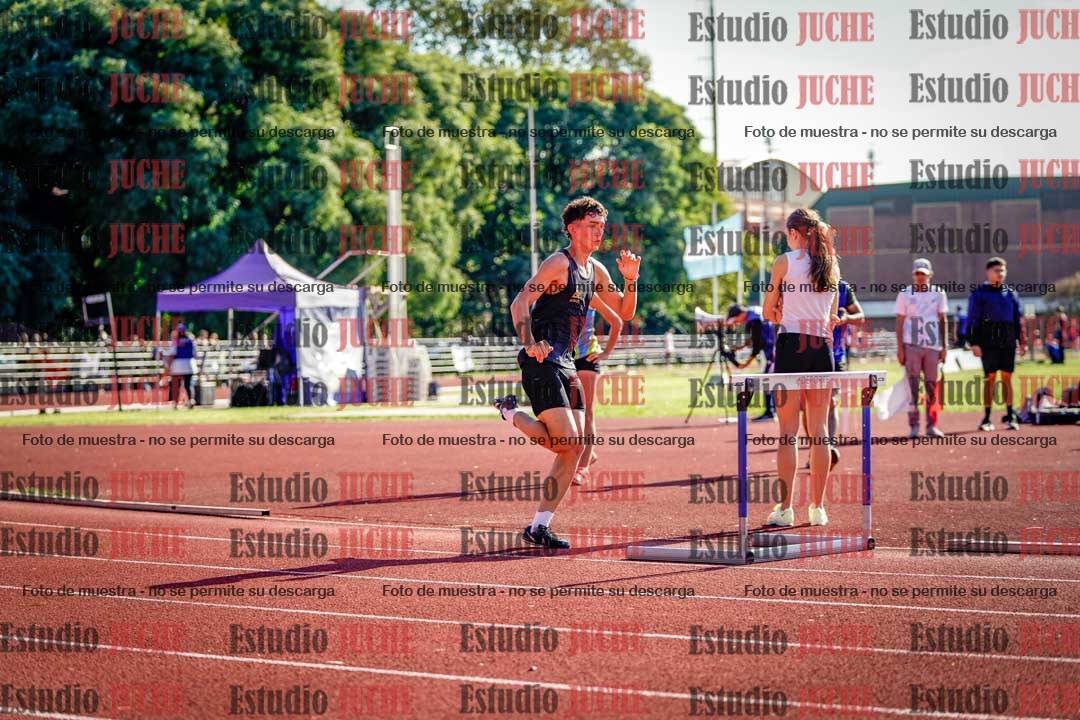 Fotos de los 400 m con vallas de varones
