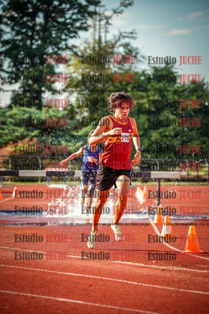 Fotos de los 2000 m con obstáculos de varones