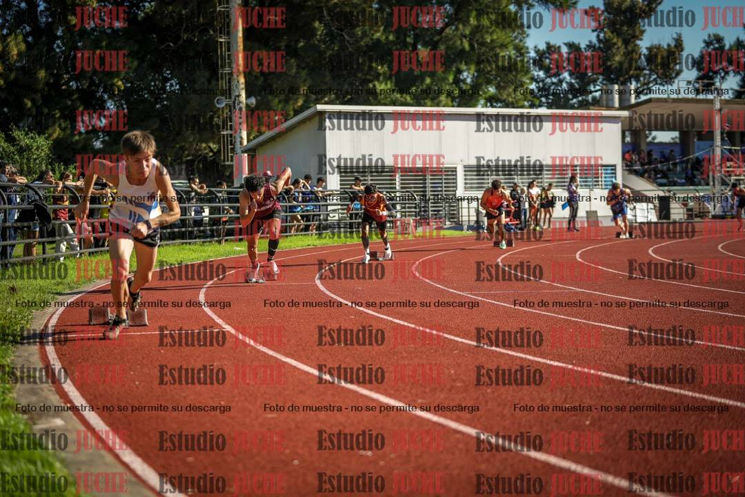 Fotos de los 400 m con vallas de varones
