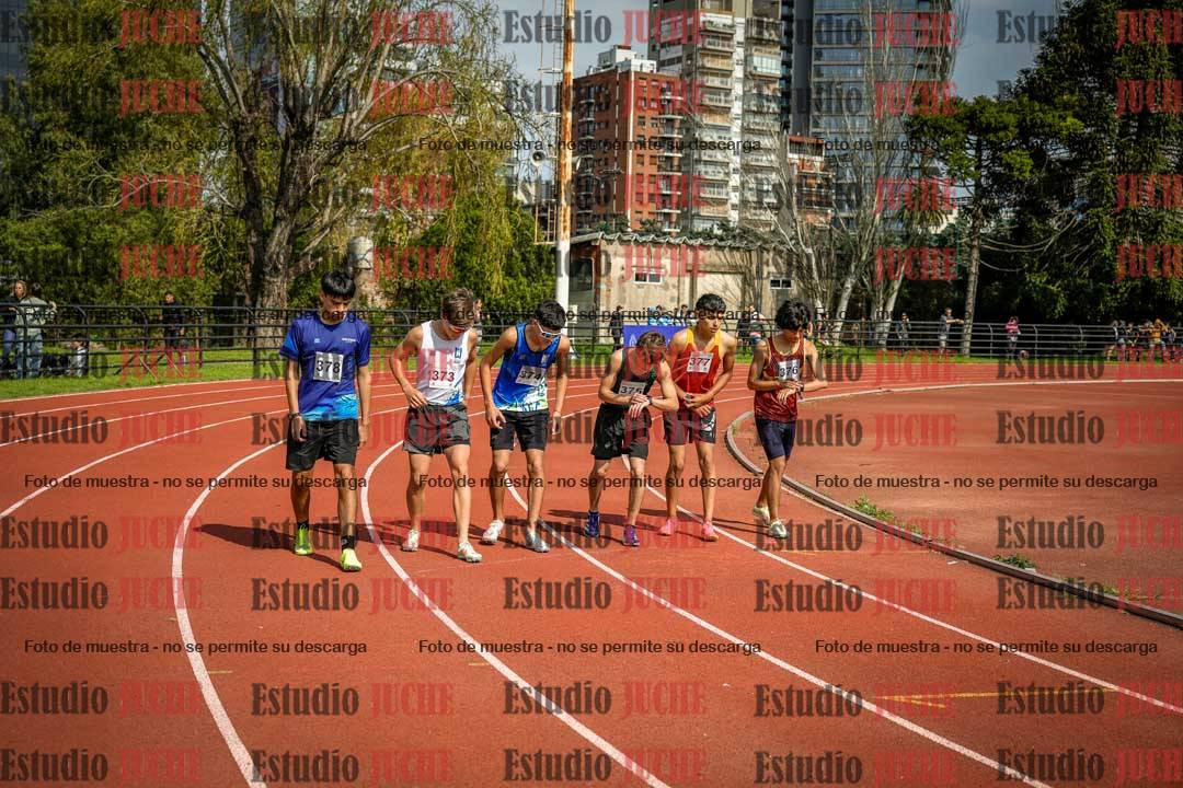 Fotos de los 1500 m con obstáculos de varones